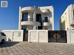 For lovers of luxury, sophistication, and refined taste: a villa with high-end finishes for sale.