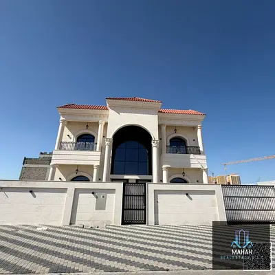 Al-Amra Villa opposite Azha - corner - Land area 5,285 feet Building Area 4,431 ft 5 Master Rooms with Outdoor Pool Price /- 2,950,000 Including electricity and air conditioning.
