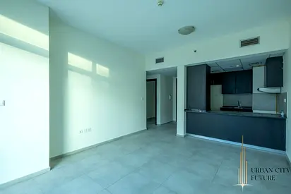 READY 2 MOVE IN - WELL MAINTAINED - SPACIOUS LAYOUT
