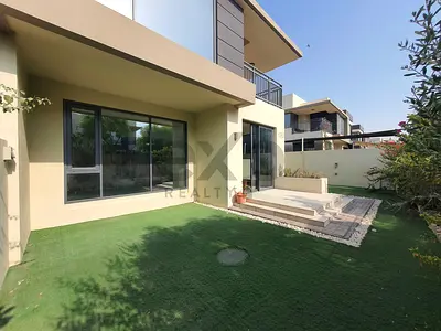 5 Bedroom| Perfect Location |Vacant |Corner Unit