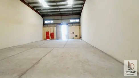 VARY CHEAP PRICE WAREHOUSE FOR IN AL SAJAA SHARJAH