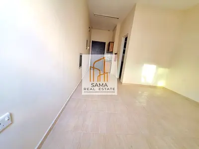 SIDE KITCHEN STUDIO FLAT// WITH SPLIT AC// CLOSE TO MUWAILLAH PARK// RENT JUST 20K