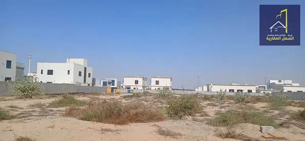 للبيع قطعة أرض سكنية في منطقة الحوشي – ضاحية البديع – الشارقة  قطعة أرض بموقع مميز جداً مقابل الحديقة مباشرة، مناسبة لبناء فيلا سكنية في منطقة هادئة