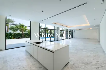 Brand New | On Lagoon | 6 bedrooms