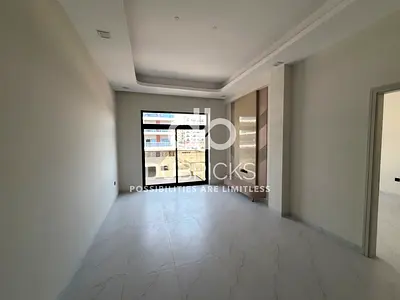 تصميم واسع | شقة جديدة بغرفة نوم واحدة | تشطيبات عصرية | تم تسليمها حديثاً