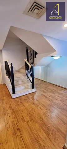 بإطلالة بحرية كاملة شقة دوبلكس للإيجار في الخان