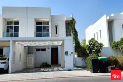 Ready To Move In I Stunning Townhouse I Call Now