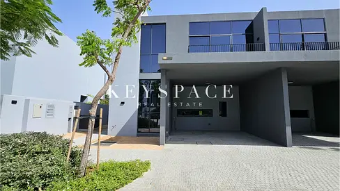 Eco-Chic Residence Designed for Modern, Sustainable Living