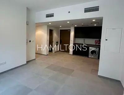 Luxury Apartment | Central Location | Resale