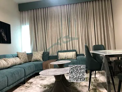 ✨ فرصة استثمارية نادرة في قلب عجمان – برج الأورينت ✨  للبيع شقة راقية غرفة وصالة في برج الأورينت – الراشدية 1 بإطلالة خلابة مباشرة على خور عجمان، من أ