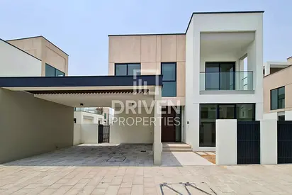 Elegant Villa With Maids Room | Vacant | Huge Plot