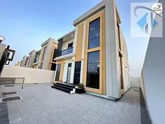 New villa with 3 bedrooms + maid's room. Price includes fees. Excellent location. Freehold ownership