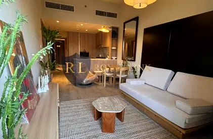Modern 1BR+Study | Upgraded Unit in JVT
