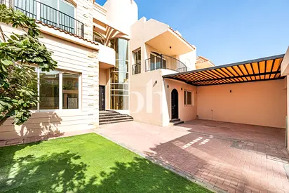 Fully Renovated | Shared Pool | Amazing Location