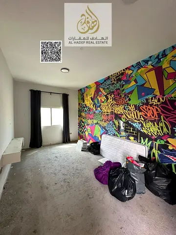 One-bedroom apartment with a living room, annual rent, with a private rooftop and parking.