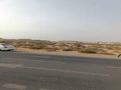 للبيع ارض في منطقة الصجعه موقع مميز مساحة 127  الف قدم مربع
