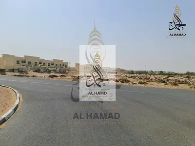 For sale  Corner land directly from owner, a residential investment land owned by a citizen and the Gulf