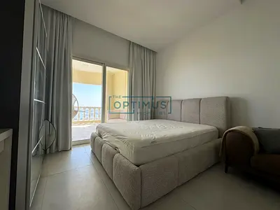 Spacious Studio | High Floor | Furnished & Upgraded || Golf Views
