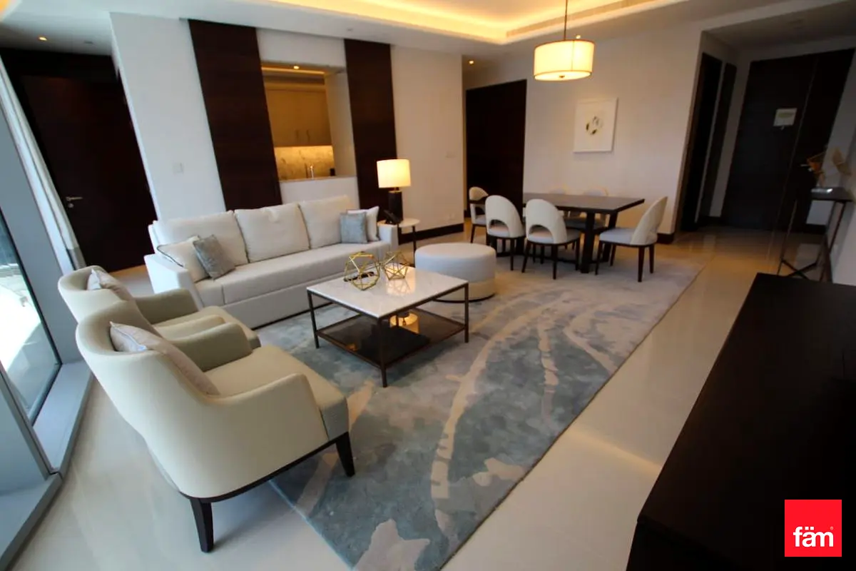 gallery-tour
