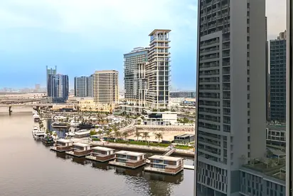 Fully Furnished and High Floor | Canal View