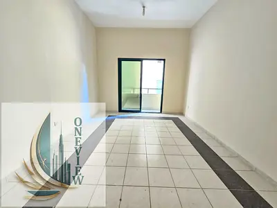 NO DEPOSIT SPACIOUS FLAT 2BHK WITH BALCONY CLOSE HALL RENT 35K WITH 6 CHEQUE PAYMENT