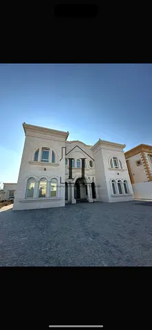 Stylish & Functional Villa | 3 Kitchens | Multiple Halls, Majlis & Family Spaces