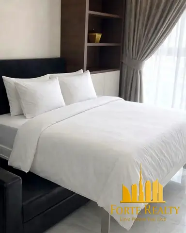 VACANT // FURNISHED STUDIO WITH BALCONY // COMMUNITY VIEW