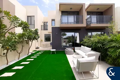 3 Bedrooms | Single Row | Close To Park