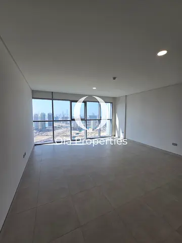 Refined 3BR+M | Panoramic Sea View | Modern Living