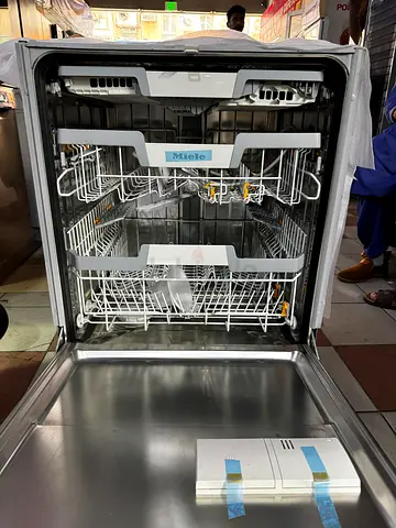 Miele built in dishwasher 7150 scvi in excellent condition like new