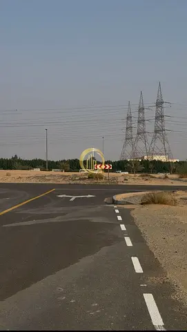 ارضين متلاصقات للبيع في مزيرعه  في موقع ممتاز تاني قطعه من المسجد والحديقه  بتصريح بناء ارضي +2  تملك حر للاخوه العرب