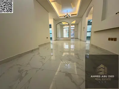 شقة غرفتين وصالة مع مجلس للإيجار في المويهات 3 عجمان ثاني ساكن قريبة من شارع المدارس وأدنوك مع بلكونة وحمامين وخزائن بالحائط جيم ومسبح وسعر مميز للعائ