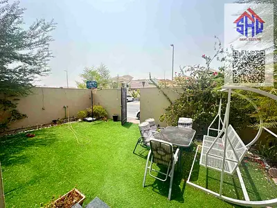 للبيع والايجار فيلا سكني تجاري شارع التلة وقريبة من شارع الشيخ عمار خمس غرف مجلس 2 صالة مع غرفة خادمة وحديقة خارجية