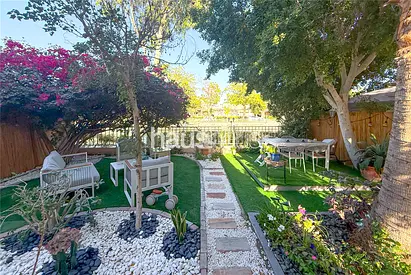 Lake backing | Family home | Beautiful Garden