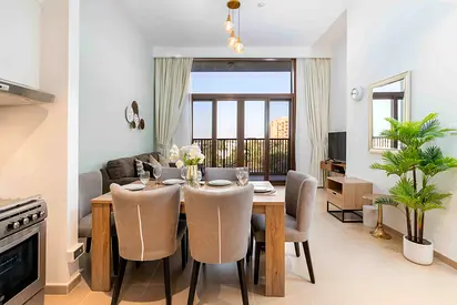 Almond Haven; 2BR, 2 Bath Retreat in Town Square - Jenna Residence