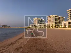 Luxurious 1-Bedroom Apartment with Stunning Waterfront Views