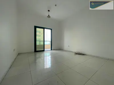 FULLY SAPICIOUS!!TWO BHK WITH BOTH MASTERBEDROOM MAID ROOM VERY NEAR TO CORNICHE DINING SPACE ONLY FOR FAMILY NEAT AND CLEAN APPARTMENT IS JUST 42k