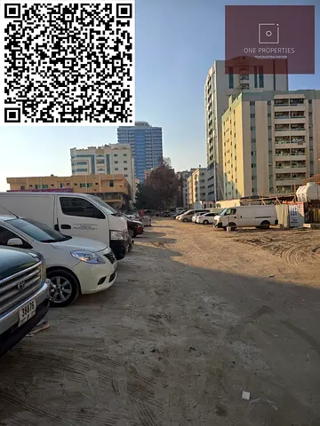 أرض تجارية سكنية مكونة من طابق أرضي و15 طابقاً في موقع وسعر مميزين للغاية