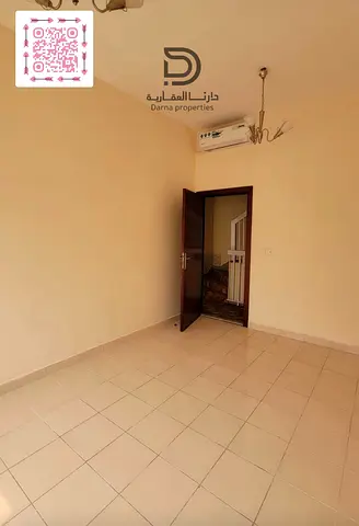 للبيع – فيلا في عجمان أبتاون، إريكال 1 فيلا بتصميم أنيق ومساحات واسعة 📍 الموقع: عجمان أبتاون – إريكال 1 💰 السعر: 700,000 درهم إماراتي (نقدًا) 🔹 مواصفات العقار: مدخل خاص مع حديقة / منطقة خارجية صالة مع