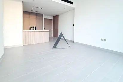 Modern | Brand new | L shape Balcony