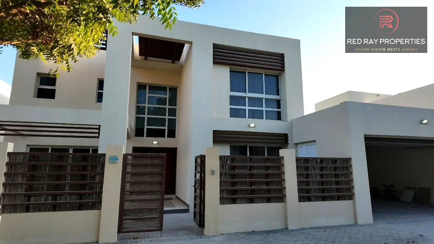 Luxurious Furnished 5 Bed+Maid Upgraded to 5 Bed