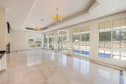 Villa with Basement and Swimming Pool | Spacious