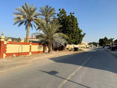 فيلا + ملحق للبيع   رأس الخيمة - الظيت شمالي