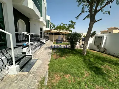 Spacious 5-Bedroom Villa | with Pool I Umm Suqeim
