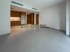 Community View l Vacant Unit l Refined Interiors