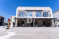 180 Degree Villas | Corner 5 Bed | Pool | Vacant