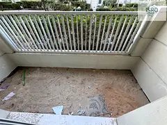 Studio available for rent with garden.