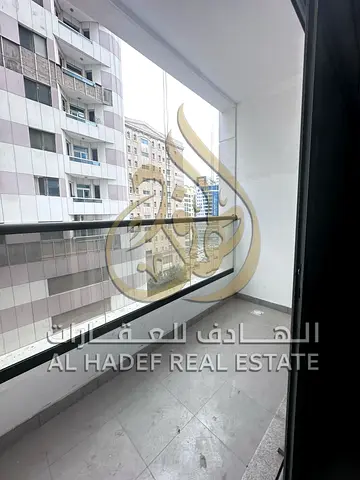 شقة غرفتين وصالة للإيجار في الخان الشارقة | مع أستور + باركن مجاني | بناية جديدة أول ساكن | شقة عائلية بمساحات مميزة وتقسيم عملي | إيجار سنوي مع دفعات