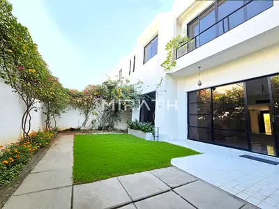 Independent Villa | Close to beach | Premium