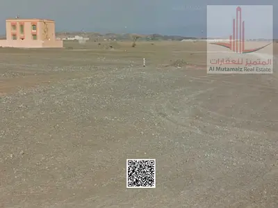 أرض سكنية للبيع في المنامة 4 مساحة 900 متر مربع شارع أمامي وخلفي تصريح أرضي + أول موقع ممتاز مناسب لبناء فيلا أو استثمار طويل الأمد